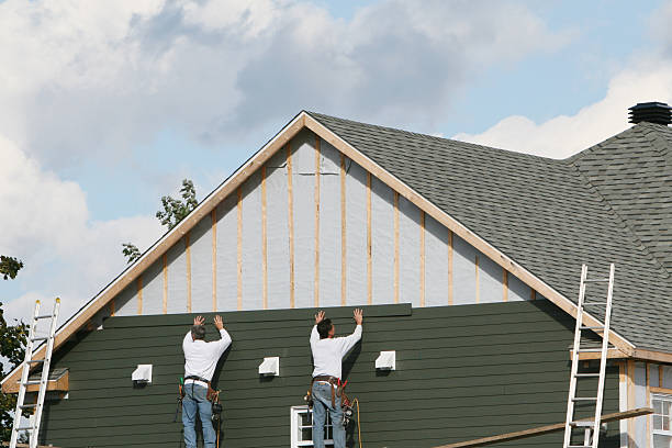 Professional Siding Repair technician working in Mason, TX